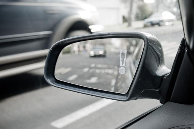 decal leftmirror - New York Bicycle Accident Lawyer Urges Drivers to Check Their Mirrors for Bicyclists